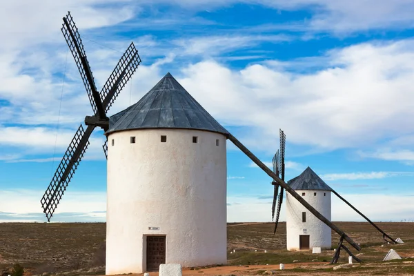 Hiszpański stare wiatraki — Zdjęcie stockowe