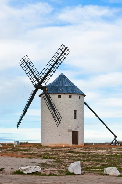Vecchio mulino a vento spagnolo — Foto Stock