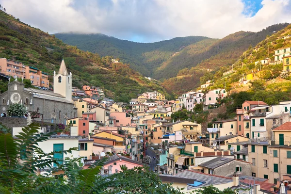 Pueblo de Riomaggiore, Cinque Terre, Italia — Foto de Stock