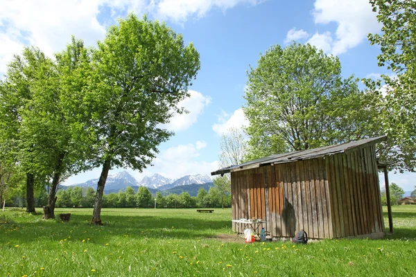 Ξύλινο σπίτι του βουνού στις Άλπεις στη Βαυαρία — Φωτογραφία Αρχείου