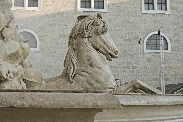 Koń fontanna, residenzplatz, salzburg, austria — Zdjęcie stockowe