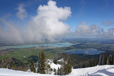 hohenschwangau castle hohenschwangau kale manzaralı, Almanya'da Bavyera Alpleri görünümü peyzaj, Almanya'da Bavyera Alpleri peyzaj