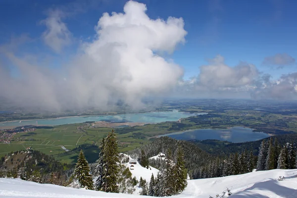 Bajor Alpokban-Németország, Hohenschwangau-várra néző táj bajor Alpokban-Németország, Hohenschwangau-várra néző táj — Stock Fotó