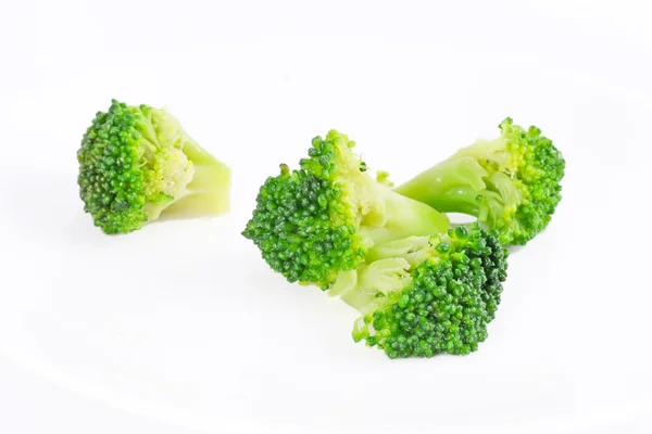Brokoli. Üç olgunlaşmış taze brokoli parça düzenleme — Stok fotoğraf