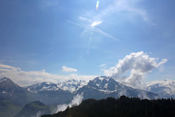 美丽风景的瑞士附近 san、 瑞士的阿尔卑斯山 — 图库照片