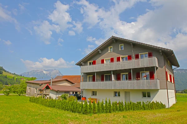 スイスのアルプス、スイス連邦共和国、euripe 山村 — ストック写真