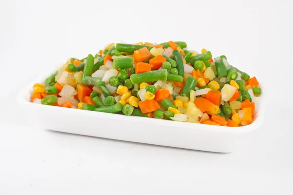 De gemengde groenten op witte achtergrond — Stockfoto