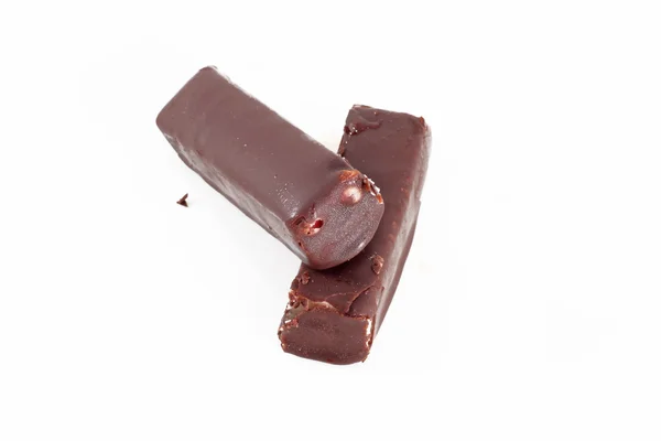 Törött túrós rúd, elszigetelt fehér csokoládé — Stock Fotó