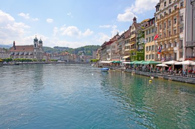 Nehir kenti manzaralı. Lucerne. İsviçre