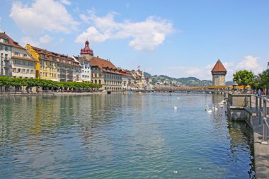 Nehir kenti manzaralı. Lucerne. İsviçre