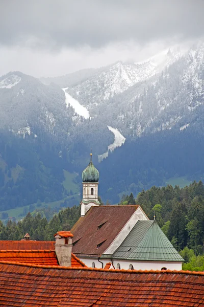 Evlerin fussen, Bavyera, Almanya için güzel çatılar — Stok fotoğraf