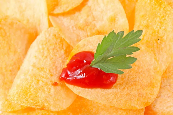 Close up van chips en ketchup — Stockfoto