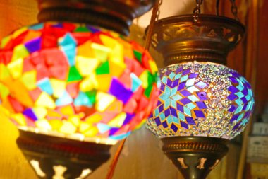 açık renkli gece boyunca geleneksel Klasik Türk lambalar