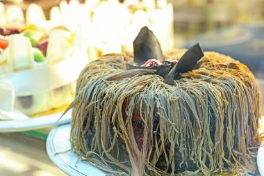 piyasada alınan güzel ve lezzetli kek