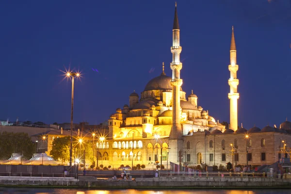 Het yeni moskee, de nieuwe moskee en de moskee van de valide sultan, — Stockfoto