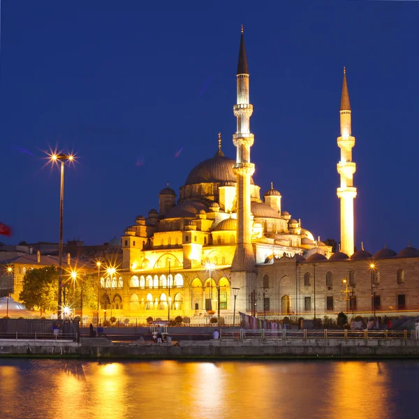 Die Yeni-Moschee, neue Moschee oder Moschee des gültigen Sultans, — Stockfoto