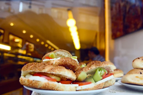 Hamburger con patatine nel caffè preso a Istanbul — Foto Stock