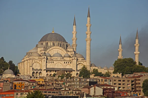 伊斯坦布尔视图-土耳其旅游建筑背景 — 图库照片