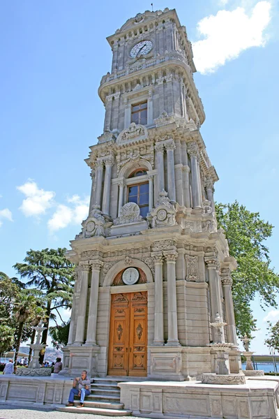 Dolmabahce palace tower i istanbul — Stockfoto