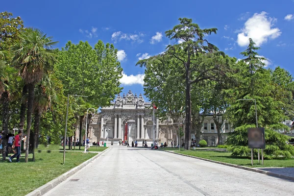 Dolmabahce Palace in Istanbul. Turkey. 2010. — Stock Photo, Image