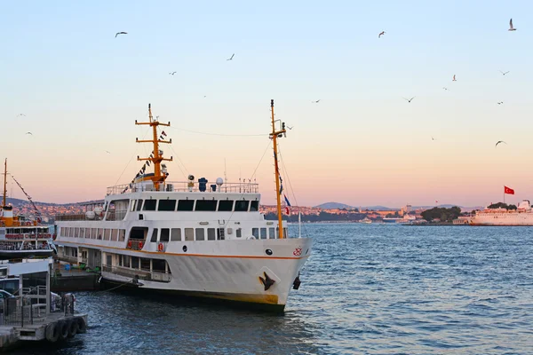 Türkiye seyahat arka planı - İstanbul günbatımı panoraması - — Stok fotoğraf