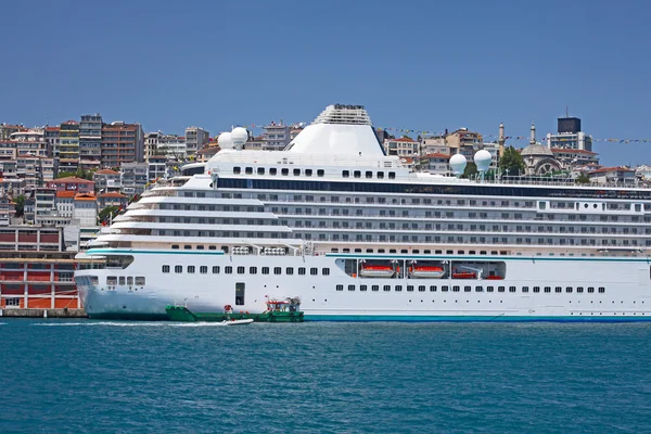 Crucero de lujo en Bosporus, Estambul — Foto de Stock