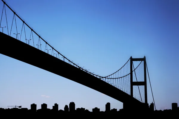 A Primeira Ponte do Bósforo que liga a Europa e a Ásia (Turquia ) — Fotografia de Stock