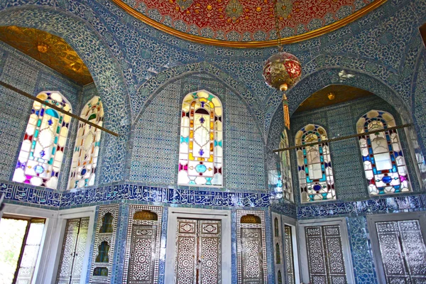 在土耳其伊斯坦布尔的托普卡匹宫 nterior — 图库照片
