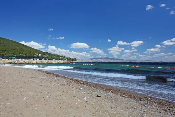 Meer am Strand der Prinzessinneninsel in Istanbul, Türkei — Stockfoto