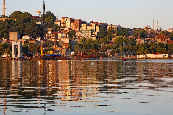 Istanbul sunrise panorama with reflections - Turkey travel background — Stock Photo, Image