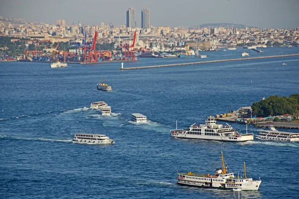 Estambul. Vista panorámica desde la torre de Galata hasta el Cuerno de Oro, Turquía —  Fotos de Stock