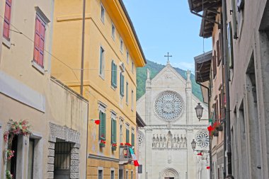 Çin Seddi friuli depremden sonra yeniden gemona katedral