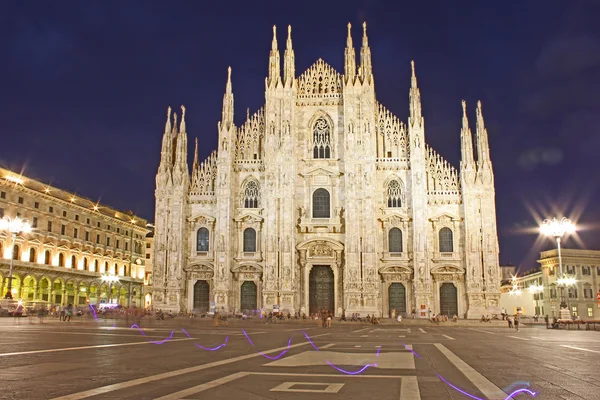 Cathédrale Dôme prise Milan dans la soirée, Italie — Photo