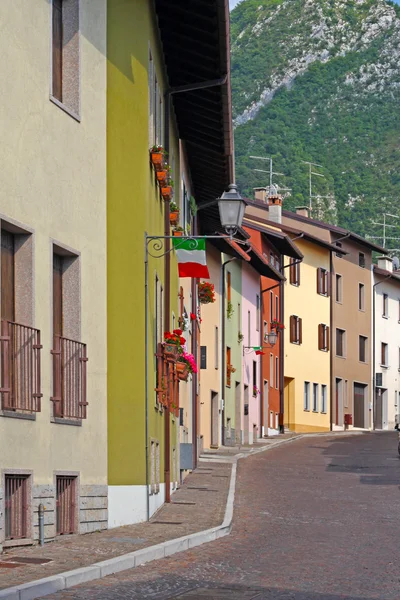 Staré městečko gemona v Itálii — Stock fotografie