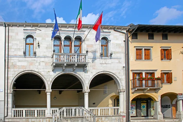 Παλαιά κωμόπολη gemona που λαμβάνονται στην Ιταλία — Φωτογραφία Αρχείου