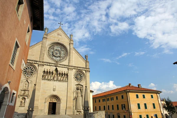 Milánské katedrály s. maria assunta — Stock fotografie