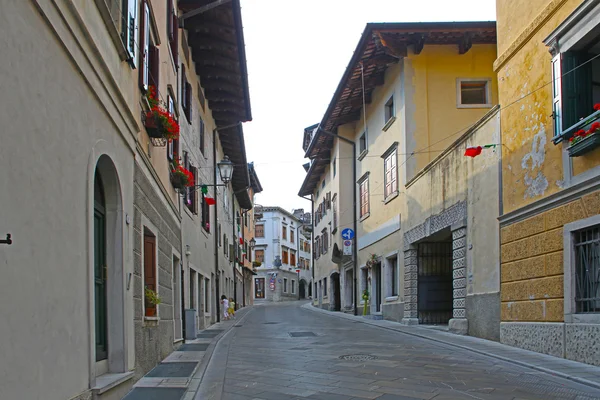Kleine alte stadt von gemona aufgenommen in italien — Stockfoto