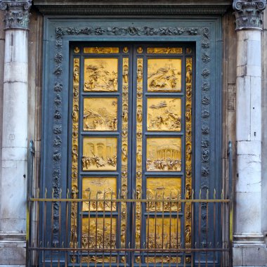 Ghiberti cennet vaftizhane bronz kapı duomo Katedrali Floransa İtalya kapı yağmalarına döküm.