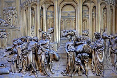 Ghiberti cennet vaftizhane bronz kapı duomo Katedrali Floransa İtalya kapı yağmalarına döküm.