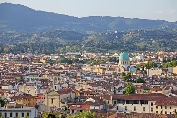 Pohled na město Florencie a santa croce — Stock fotografie