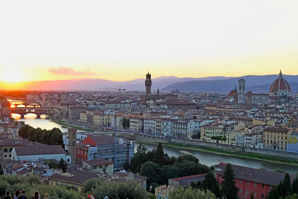 Fantastisk solnedgang i Firenze, tatt om sommeren, Italia – stockfoto