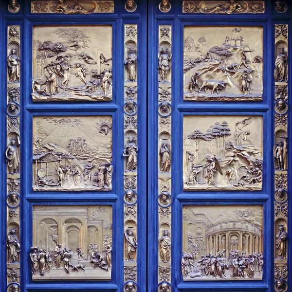 Ghiberti cennet vaftizhane bronz kapı duomo Katedrali Floransa İtalya kapı yağmalarına döküm. — Stok fotoğraf