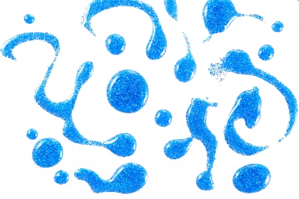 Синий лак для ногтей бутылку с брызгами изолированы на белом фоне — стоковое фото