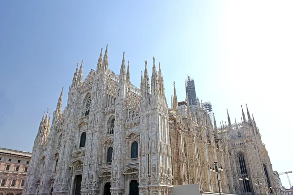 Façade de la cathédrale de Milan (Duomo), Lombardie, Italie — Photo