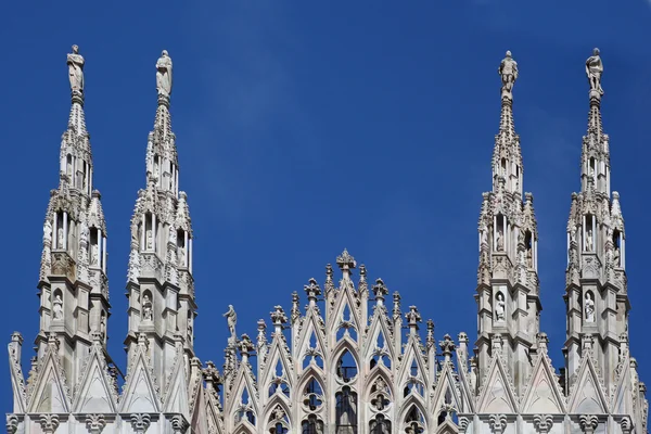 Fachada de la Catedral de Milán (Duomo), Lombardía, Italia — Foto de Stock