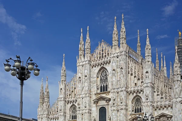 米兰大教堂 （duomo），伦巴第大区，意大利的立面 — 图库照片
