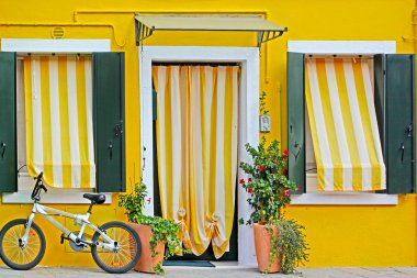 Burano Adası, Venedik, İtalya 'da renkli evler alındı