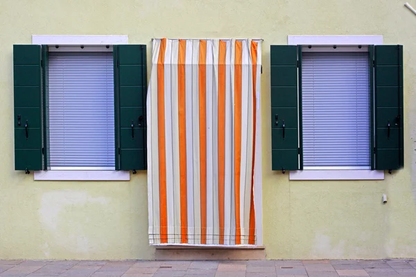 Casas coloridas tomadas en la isla de Burano, Venecia, Italia —  Fotos de Stock