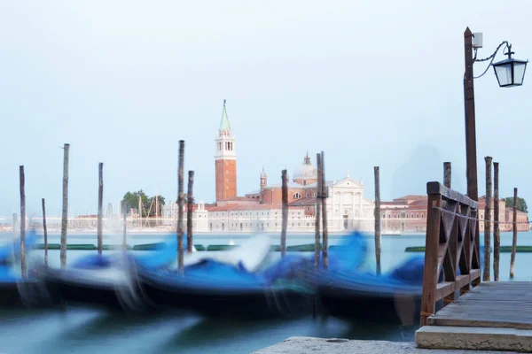 Gondolas on Grand Canal and San Giorgio Maggiore church in Venice — Stock Photo, Image
