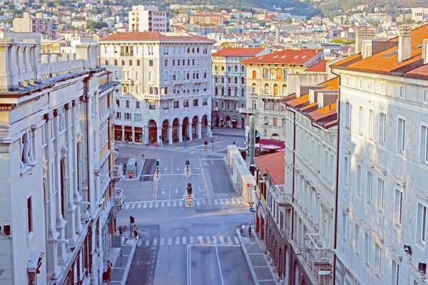 Güzel mimari ve binalar Trieste, İtalya — Stok fotoğraf